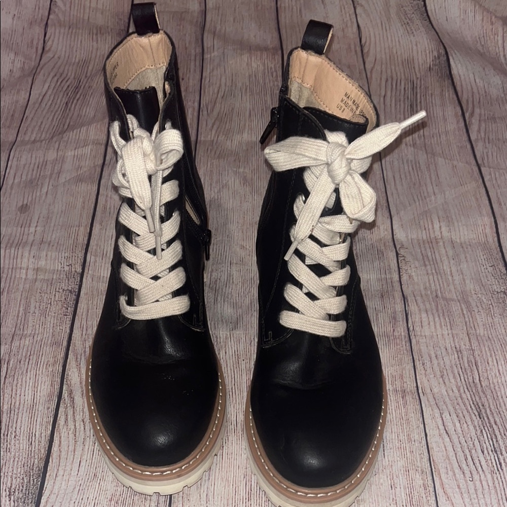 Black and White Combat Boots with Rubber Soles used good condition